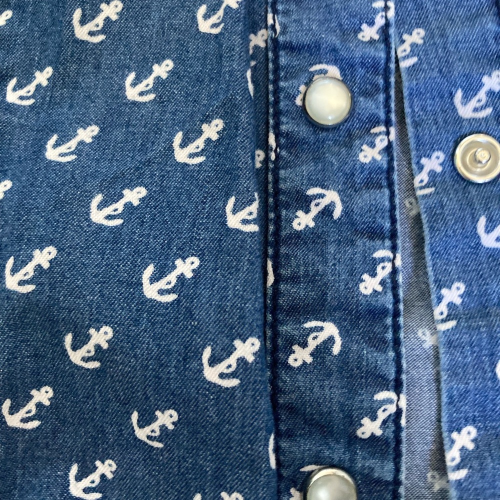Forever 21 sleeveless button down
